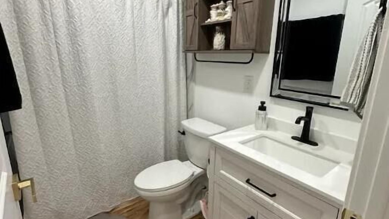 Photo of Bathroom in Waianae
