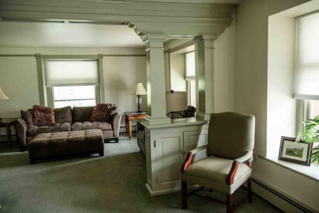 Photo of Livingroom in Center Valley