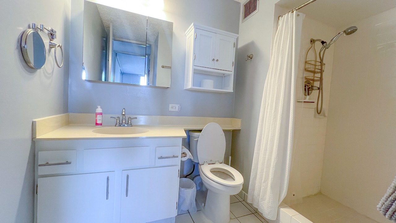 Photo of Bathroom in Waikiki