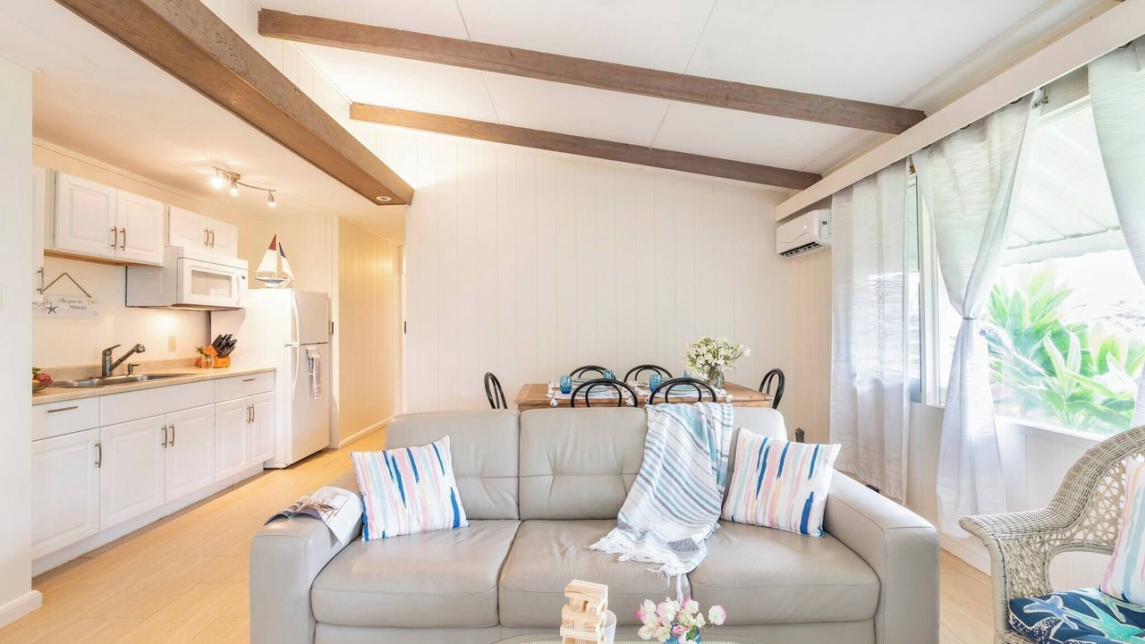 Photo of Livingroom in Ewa