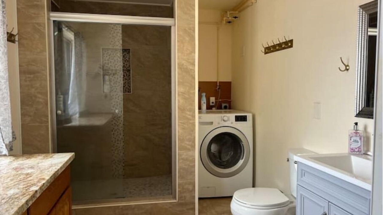 Photo of Bathroom in Hilo