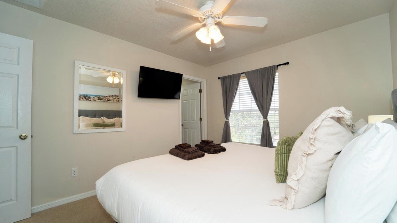 Photo of Bedroom in Sunset Lakes
