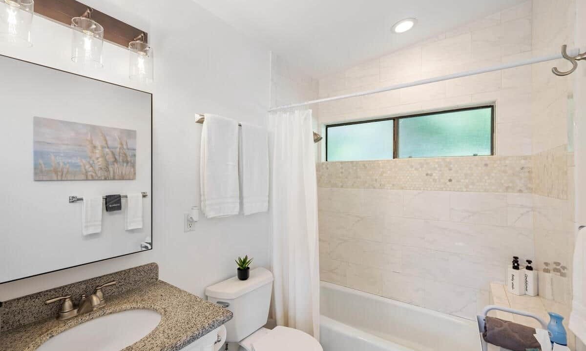 Photo of Bathroom in Koloa