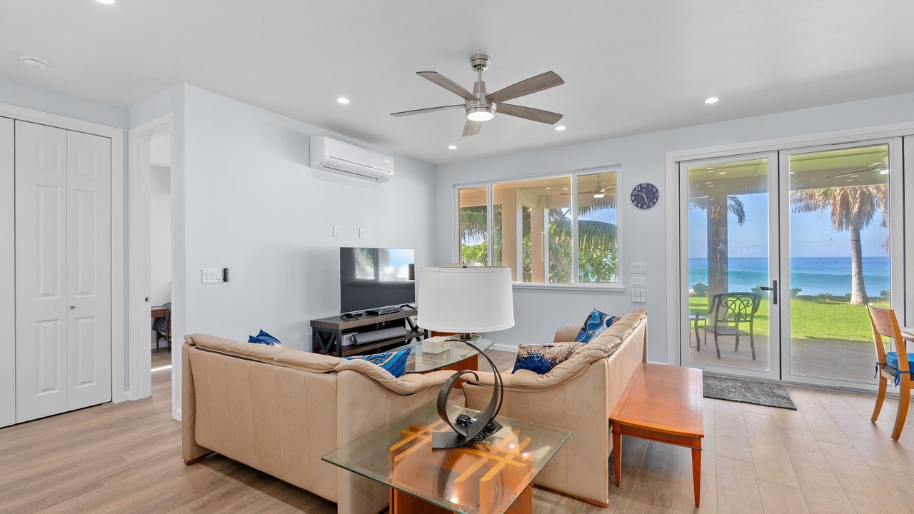 Photo of Livingroom in Waianae