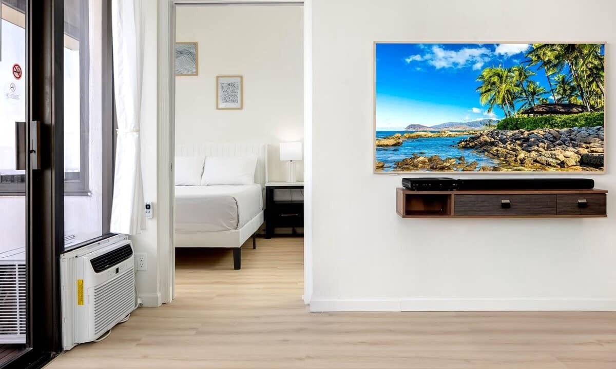 Photo of Bedroom in Waikiki