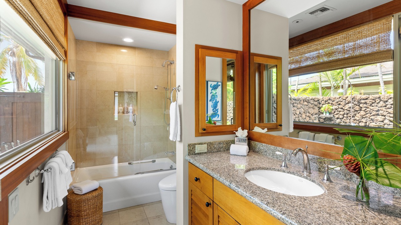 Photo of Bathroom in Kaupulehu