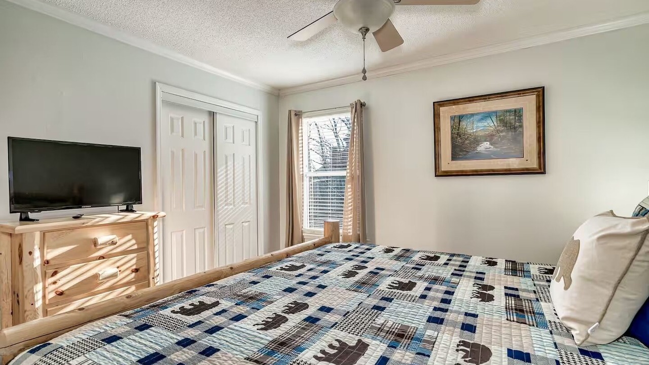 Photo of Bedroom in Chalet Village North
