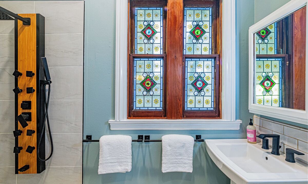 Photo of Bathroom in Volcano