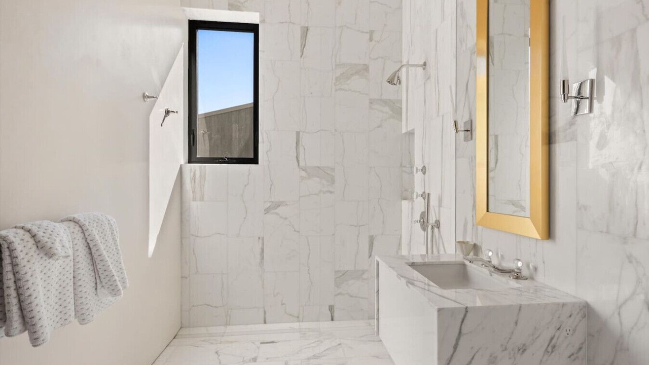 Photo of Bathroom in Red Mountain