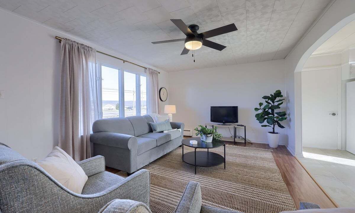 Photo of Livingroom in Loyalton