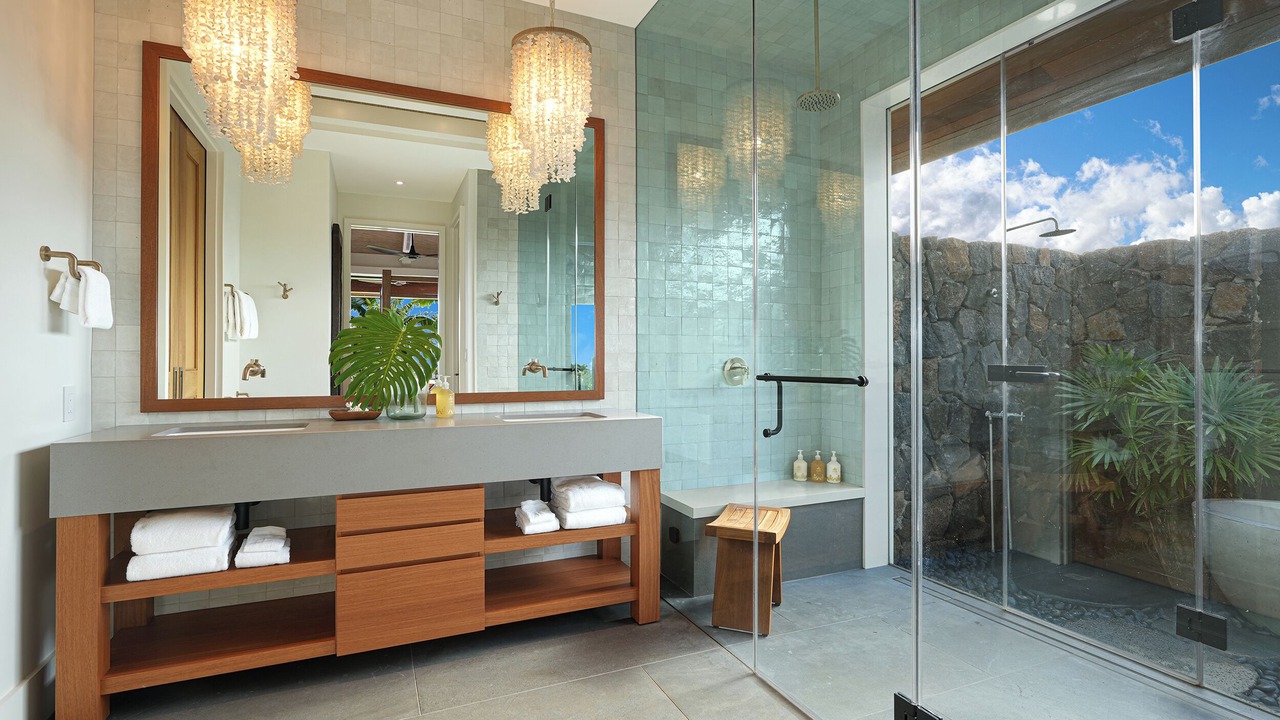 Photo of Bathroom in Poipu