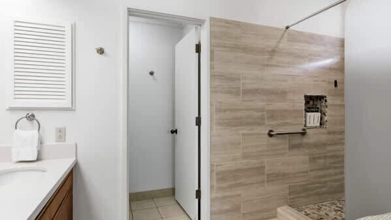Photo of Bathroom in Waikoloa