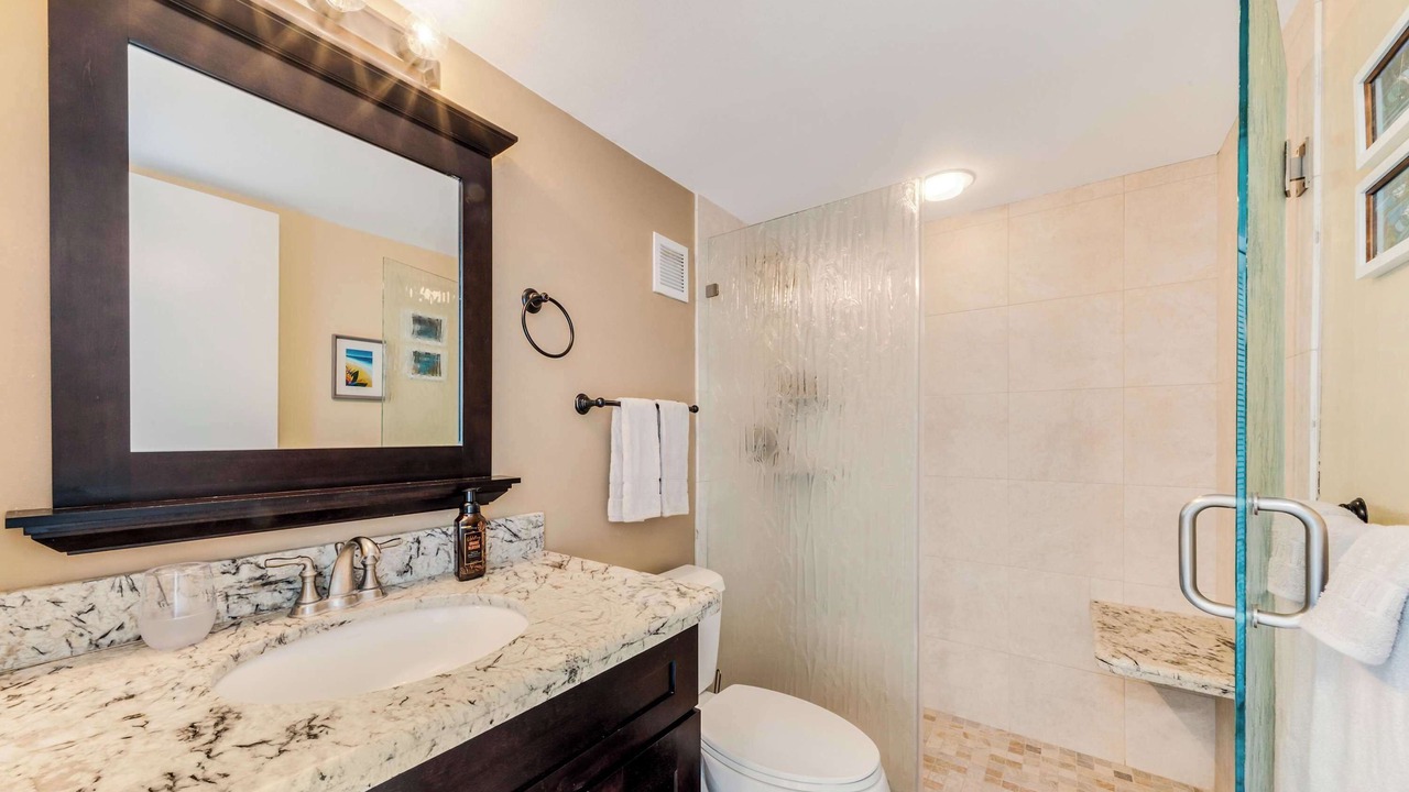 Photo of Bathroom in Kahaluu Bay