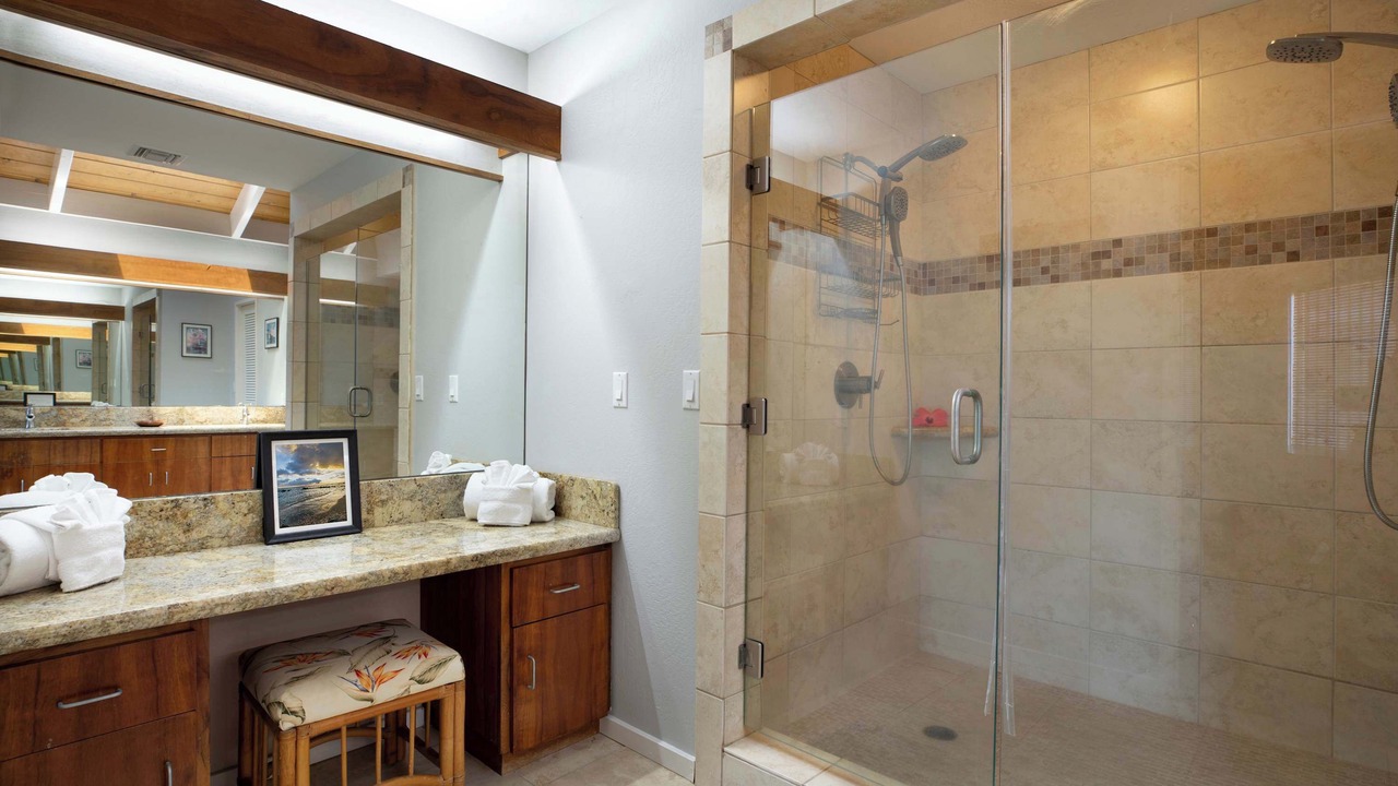 Photo of Bathroom in Keauhou