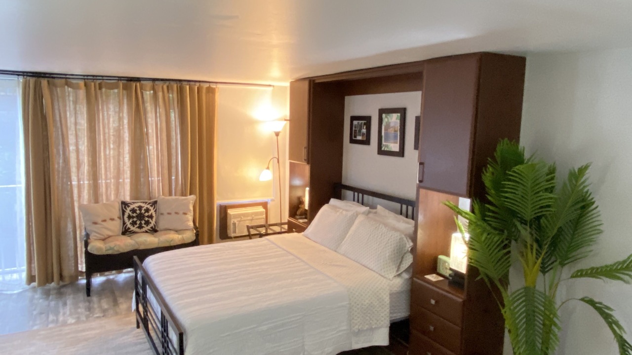 Photo of Bedroom in Diamond Head - Kapahulu - St. Louis