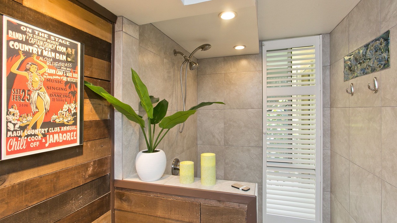 Photo of Bathroom in Diamond Head - Kapahulu - St. Louis