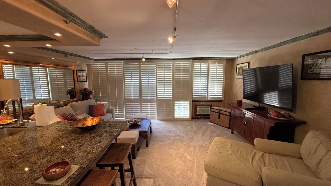 Photo of Livingroom in Diamond Head - Kapahulu - St. Louis