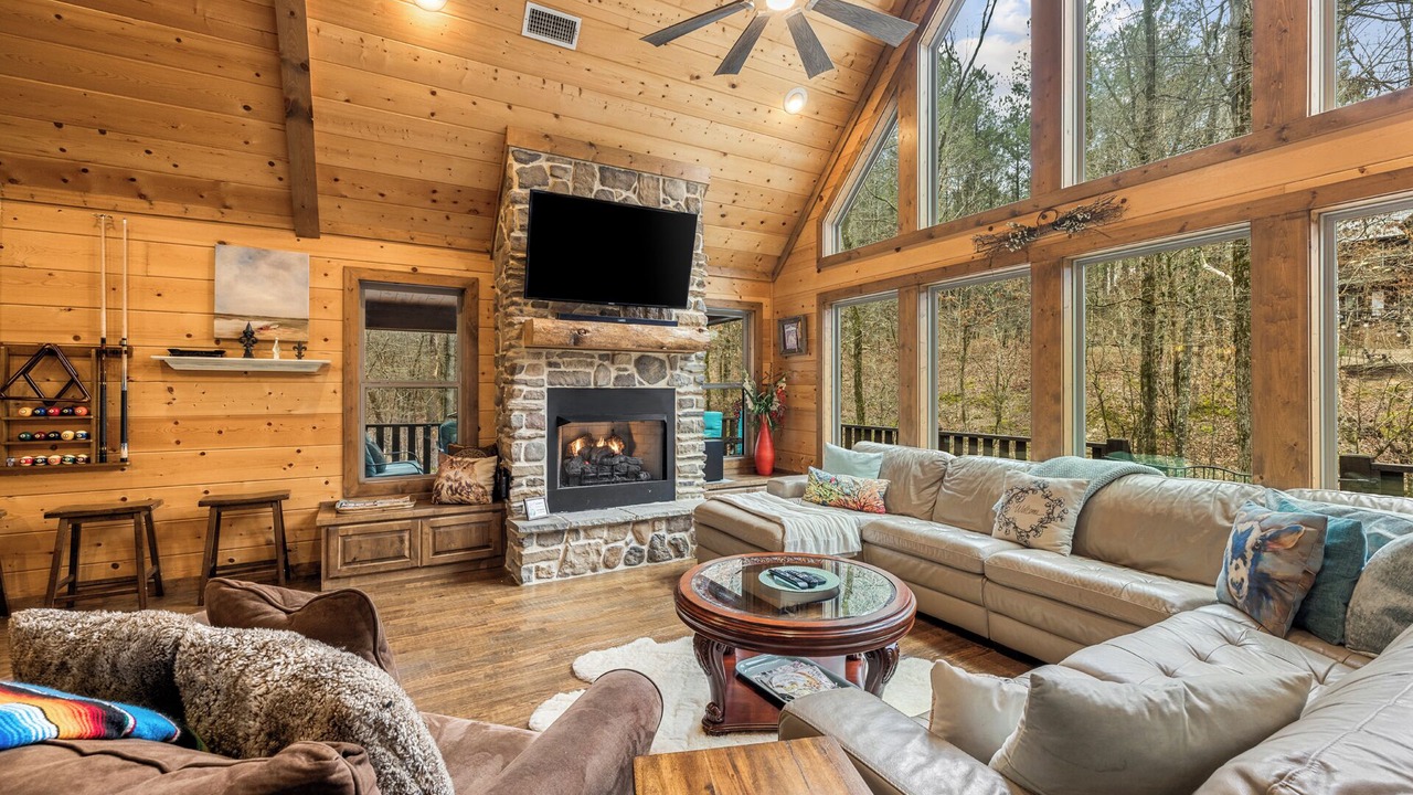 Photo of Livingroom in Broken Bow