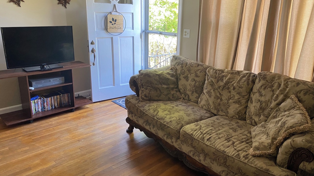 Photo of Livingroom in Hendersonville