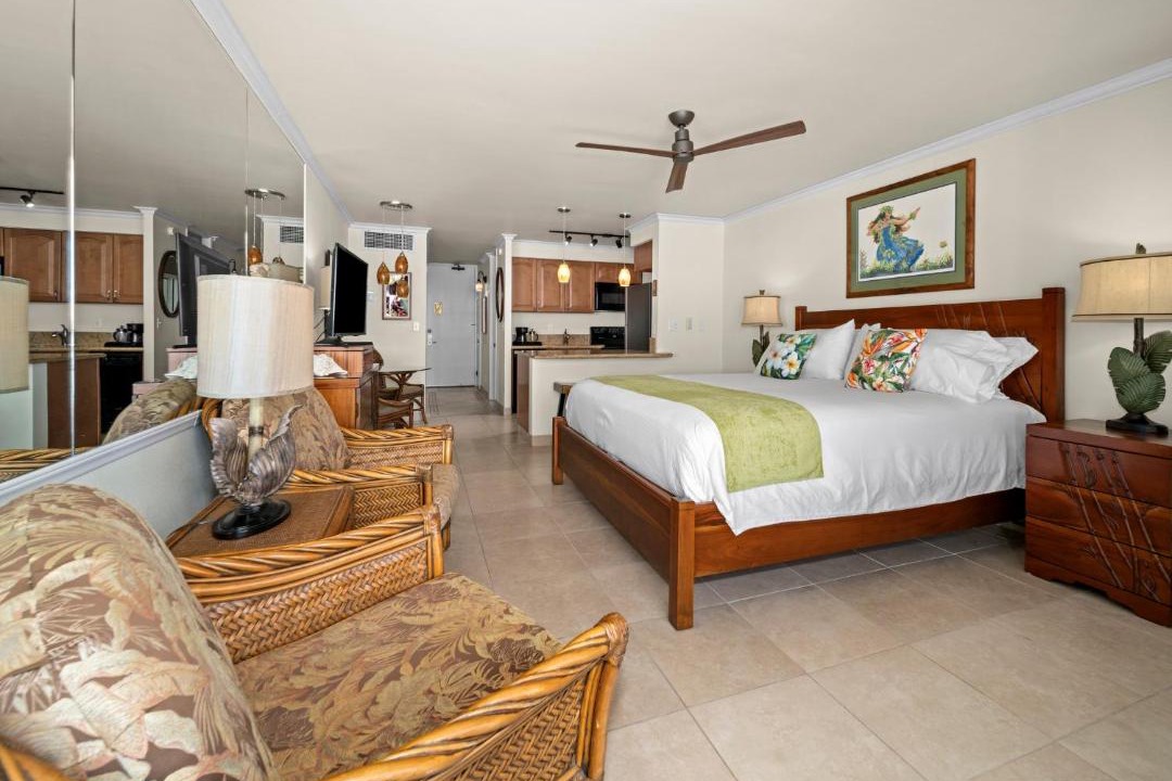 Photo of Bedroom in Historic Lahaina Front Street