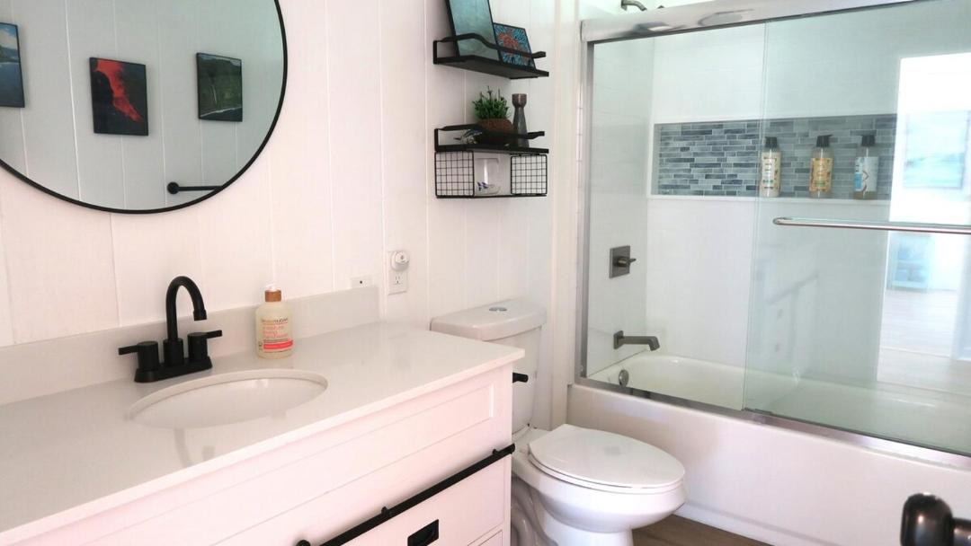 Photo of Bathroom in Honokaa