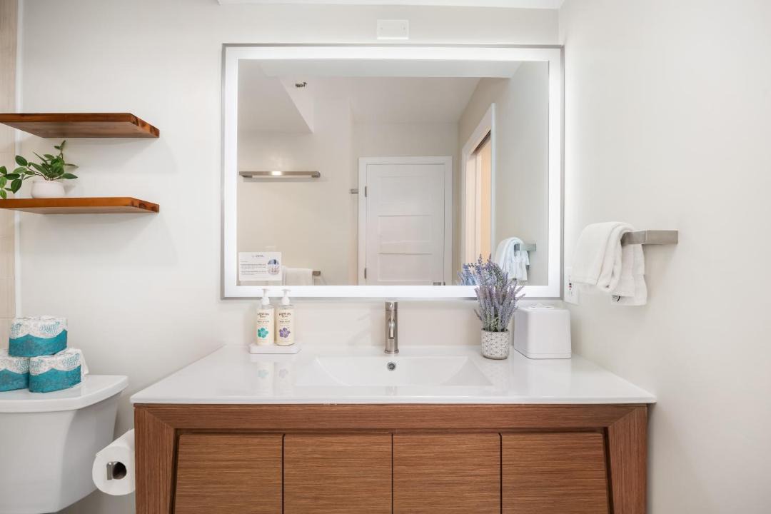 Photo of Bathroom in Waikiki
