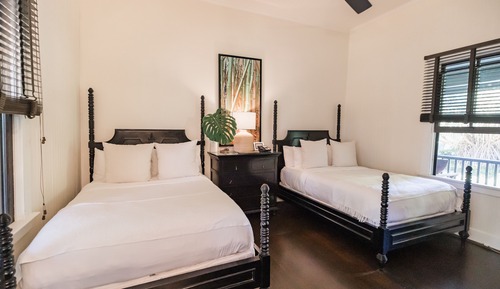 Room, 2 Queen Beds (Courtyard)