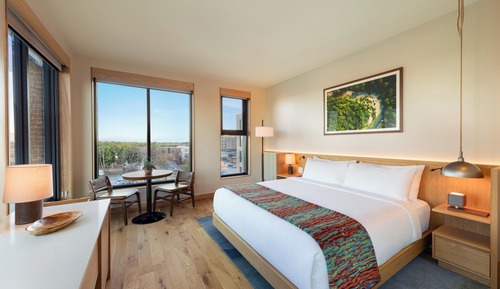 Premium Room, 1 King Bed, Corner