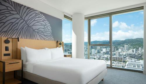 One-Bedroom Residential Suite with Grand Panoramic View
