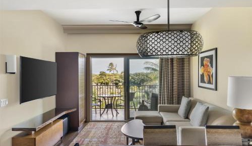 Junior King Suite with Sofa Bed