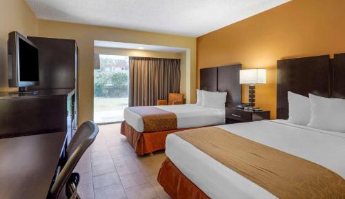 Double Room with Two Double Beds and Roll-In Shower and View - Disability Access/Pet Friendly/Non-Smoking