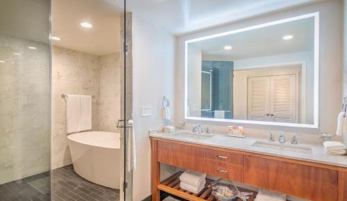 Pool Suite