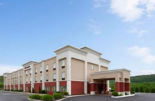 Pine Grove Hotel | Hampton Inn Pine Grove