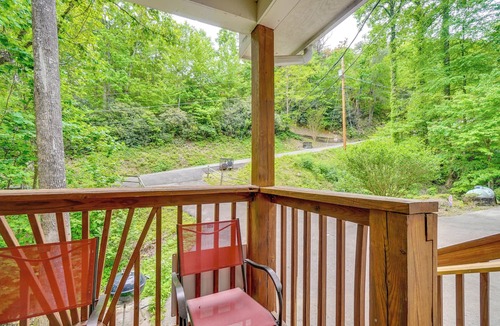 Chalet Village Cottage | Pool Access & Hot Tub! Smoky Mtn Gatlinburg Cabin
