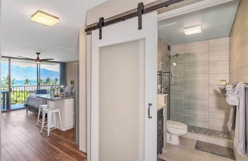 Kihei Condo | Endless & Elegant Vistas
