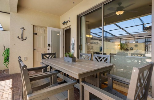 Four Corners House | Townhome With Private Pool, BBQ & Free Waterpark!