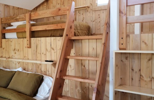 Pupukea Cabin | Aloha Surf Cabin - Private Yard & Entrance!
