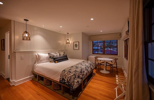 Historic Lahaina Front Street Hotel | Hotel Lahaina