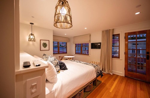 Historic Lahaina Front Street Hotel | Hotel Lahaina