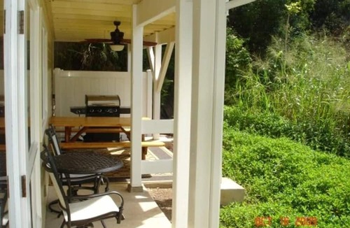 Pauwela Bed & Breakfast | Bamboo Valley Inn