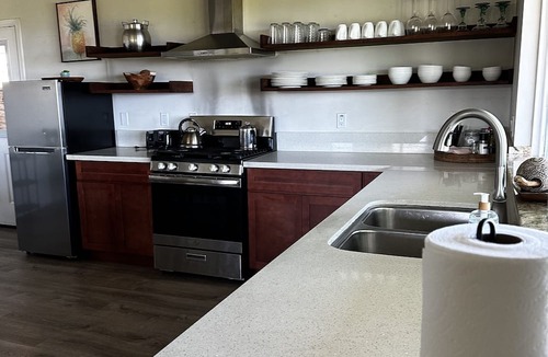 Hakalau House | Private Family House with Ocean/Mountain Views