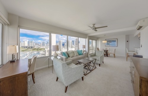 Waikiki Hotel | Ilikai by Luana Hawaii Vacation Rentals