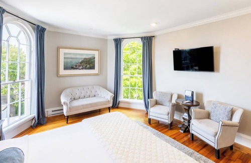 Historic Hill Bed & Breakfast | Serenity Inn Newport