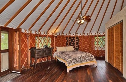 Hawaiian Acres Cottage | "Glamping" at its finest with wrap around lanai and jetted tub