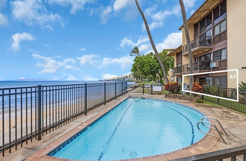 Maalaea Condo | Oceanfront 1bd ground level condo plantation style