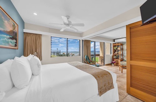 Maalaea Condo | Oceanfront 1bd ground level condo plantation style