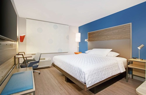 Audubon Hotel | Tru by Hilton Audubon Valley Forge