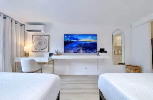 Waikiki Cottage | @ Marbella Lane- Trendy Waikiki Oasis Near Beach