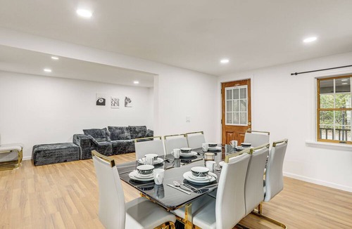 Bloomsbury Cottage | Updated Getaway w/Sauna & Yard in Bloomsbury!