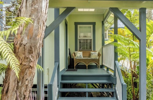 Volcano Bed & Breakfast | Kilauea Lodge and Restaurant
